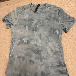 Men's Lululemon Tie-Dye Athletic Crew Neck Shirt - Large